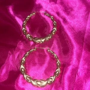 Bamboo xoxo 10kt gold hoops